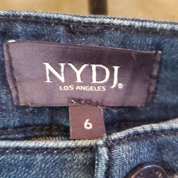 NYDJ Jean Bermuda Shorts - Size 6 - Picture 5 of 7